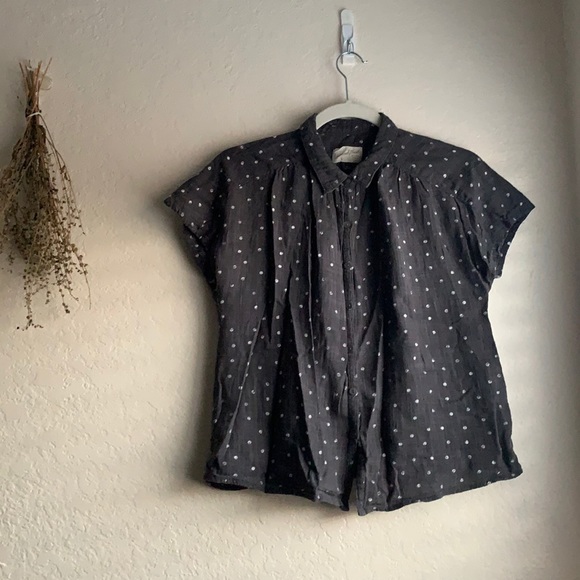 Universal Thread, button up - Picture 1 of 3